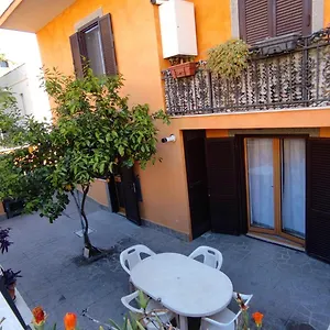 Domus Laurenza , Acilia Italia